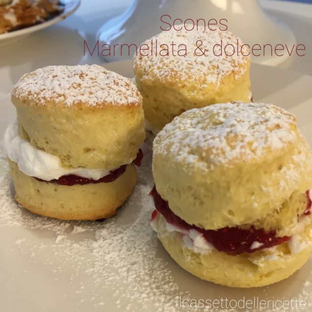 scones con marmellata e panna